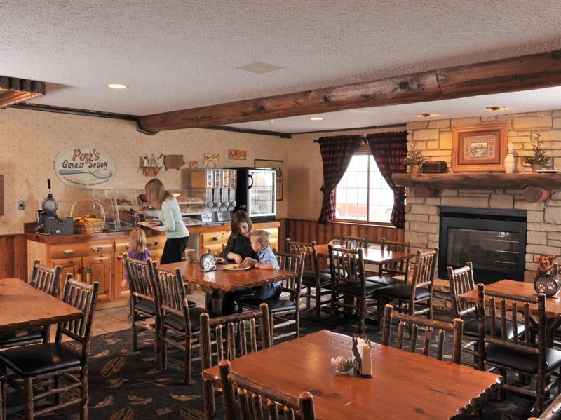 Cedar Creek Hotel Wausau - Rothschild 레스토랑 사진